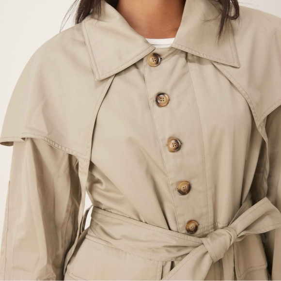 Classic & Chic Tan Trench Coat, NWT, Size 4, Australian - Picture 3 of 7